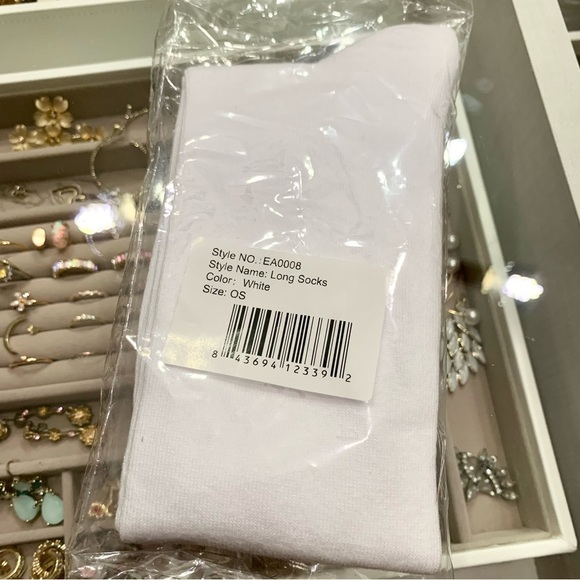 Electric Yoga White Long Cotton Knit Socks - Picture 4 of 6